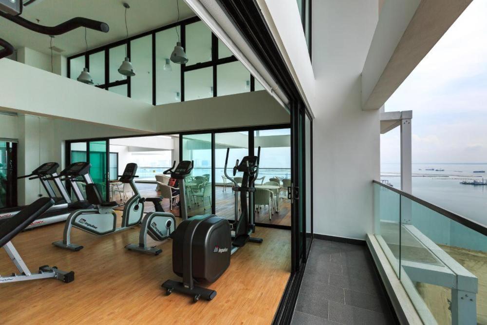 Sunrise Gurney Premium Executive City/Seafront Suite - Penang 조지타운 외부 사진