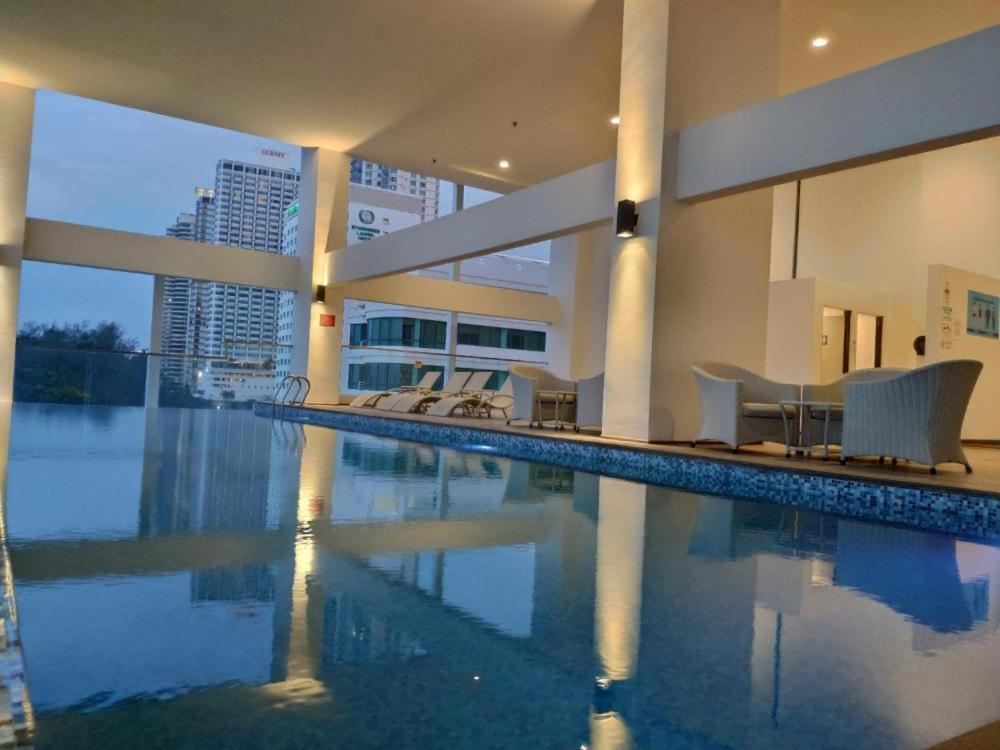 Sunrise Gurney Premium Executive City/Seafront Suite - Penang 조지타운 외부 사진