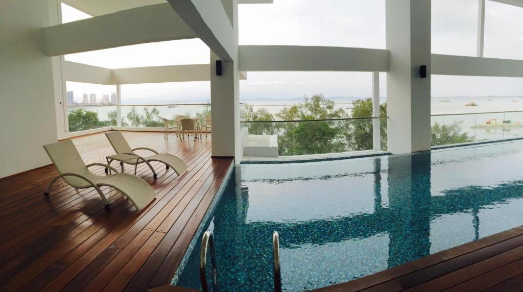 Sunrise Gurney Premium Executive City/Seafront Suite - Penang 조지타운 외부 사진