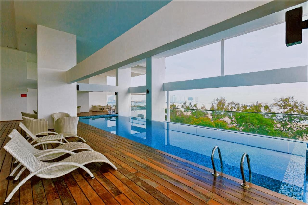Sunrise Gurney Premium Executive City/Seafront Suite - Penang 조지타운 외부 사진